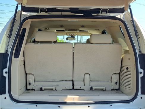 Used 2007 Cadillac Escalade AWD w/ Information Package image 28