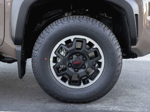 New 2026 Toyota Tacoma TRD Off-Road w/ TRD Off Road Premium Package AWD/4WD image 4