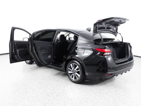 Used 2023 Nissan Versa SV FWD image 14