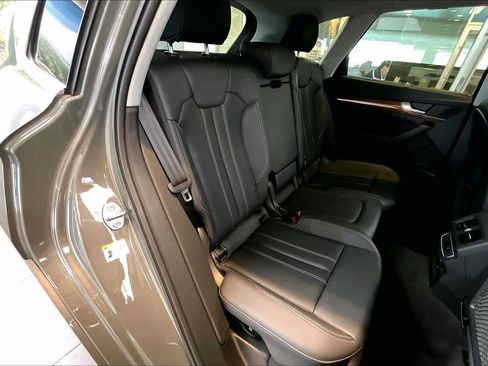 Certified 2023 Audi Q5 2.0T Premium Plus w/ Premium Plus Package image 19