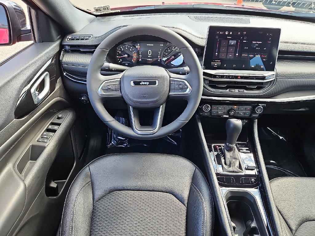 Used 2023 Jeep Compass Latitude w/ Convenience Group AWD/4WD image 11