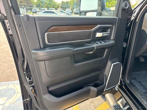 Used 2024 RAM 2500 Laramie AWD/4WD image 17
