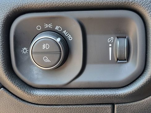 New 2026 RAM 1500 Express AWD/4WD image 22