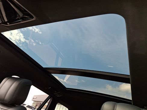 Used 2018 Land Rover Range Rover Long Wheelbase Supercharged image 14