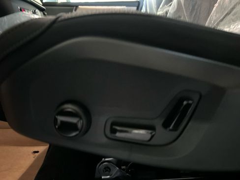 New 2026 Volvo XC90 B6 Plus w/ Protection Package Premier image 11