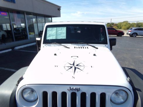 Used 2013 Jeep Wrangler Sport w/ Connectivity Group AWD/4WD image 39