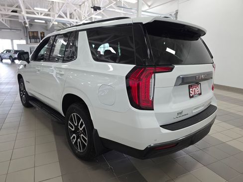 Used 2023 GMC Yukon AT4 w/ Technology Package AWD/4WD image 3