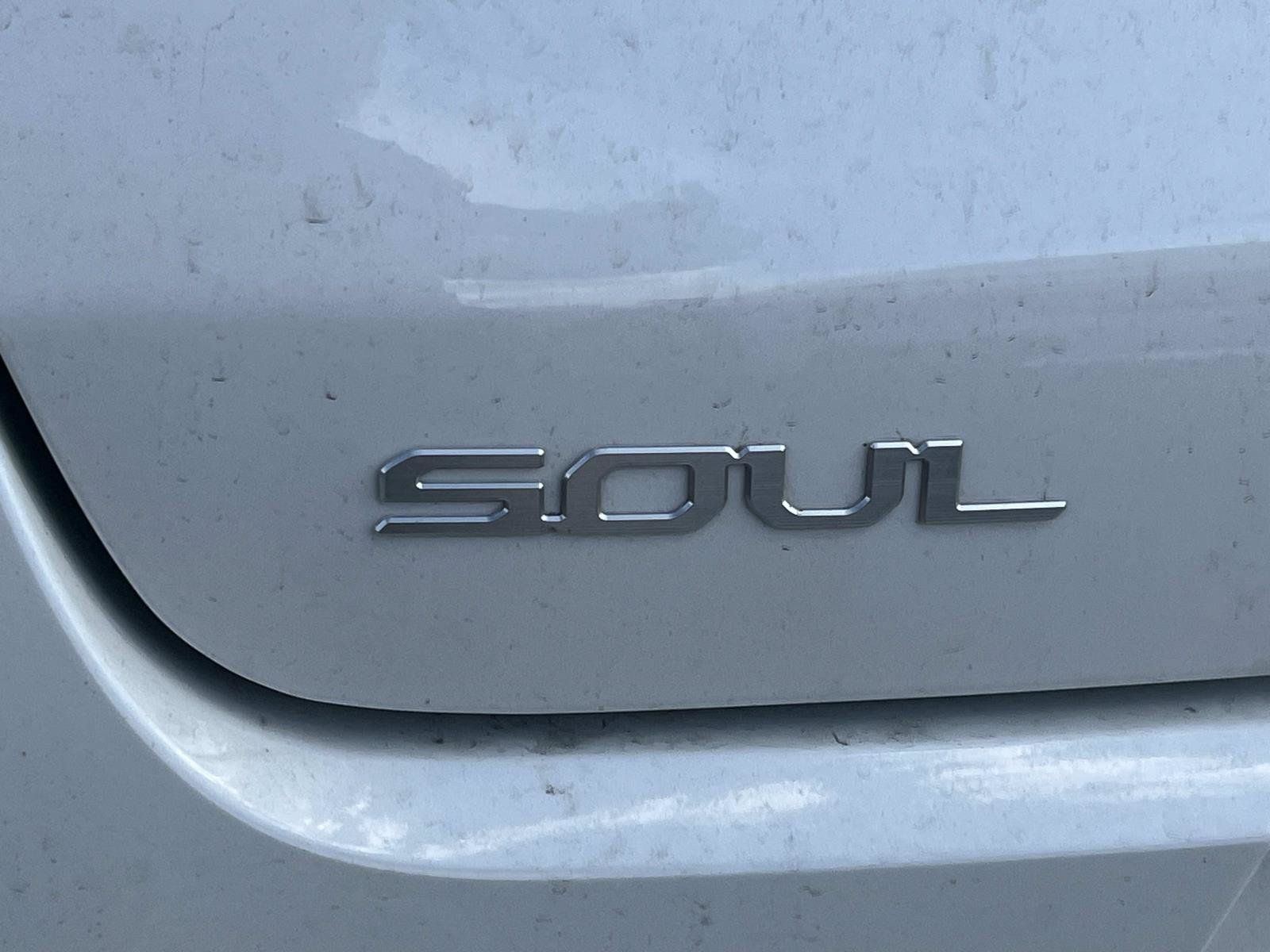 Used 2025 Kia Soul LX FWD image 6