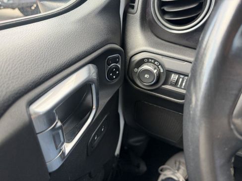 Used 2021 Jeep Wrangler Unlimited Sport AWD/4WD image 18