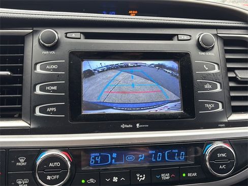 Used 2014 Toyota Highlander Plus image 25