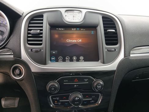 Used 2022 Chrysler 300 Touring w/ Sport Appearance Package image 28