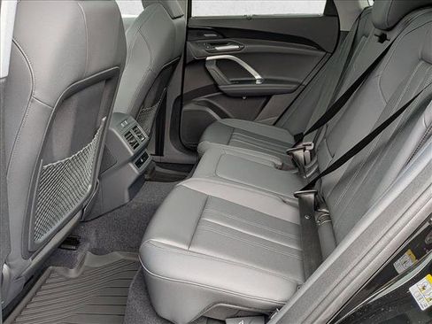 New 2025 Audi Q5 Premium Plus image 16