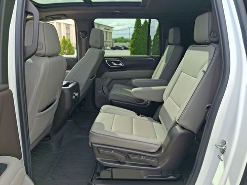 Certified 2023 GMC Yukon XL SLT w/ SLT Premium Package image 10