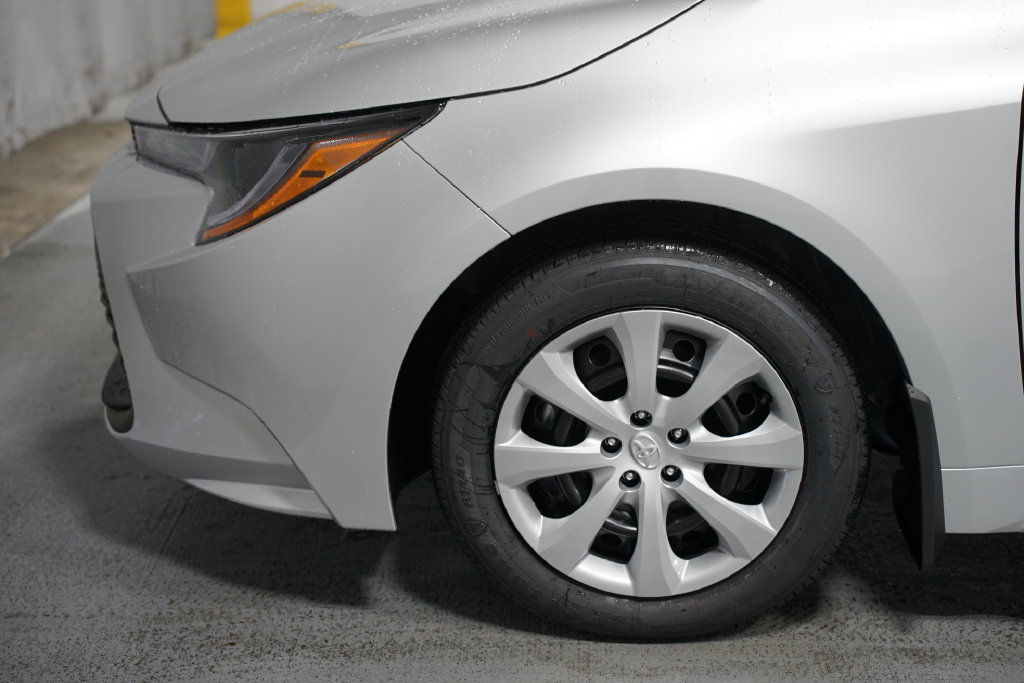 New 2027 Toyota Corolla LE FWD image 5