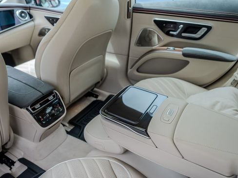 Used 2023 Mercedes-Benz EQS 580 4MATIC Sedan image 20
