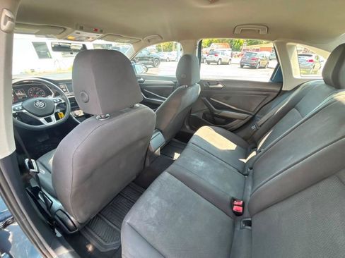 Used 2021 Volkswagen Jetta SE FWD image 25