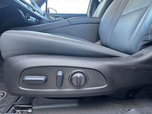 Used 2024 Buick Enclave Essence FWD image 20