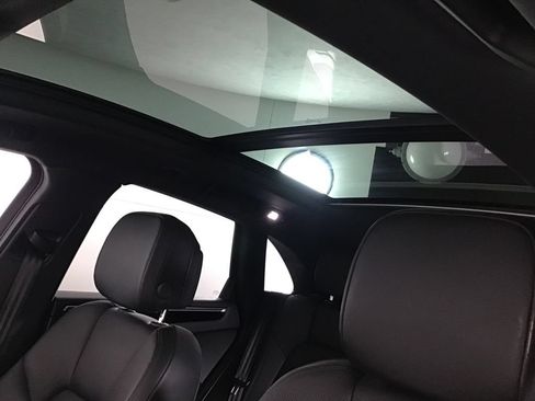 Certified 2023 Porsche Macan Turbo AWD/4WD image 34