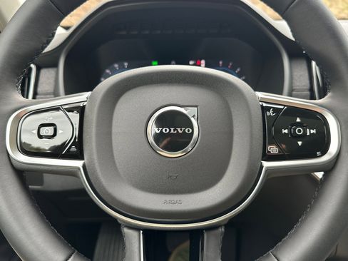 New 2025 Volvo XC90 B6 Plus image 22