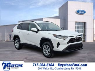 Used 2021 Toyota RAV4 LE video 1