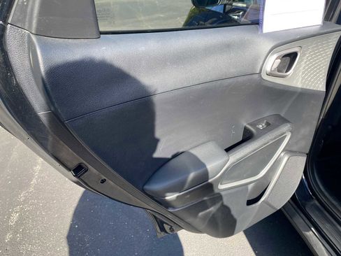 Used 2021 Kia Soul LX FWD image 32