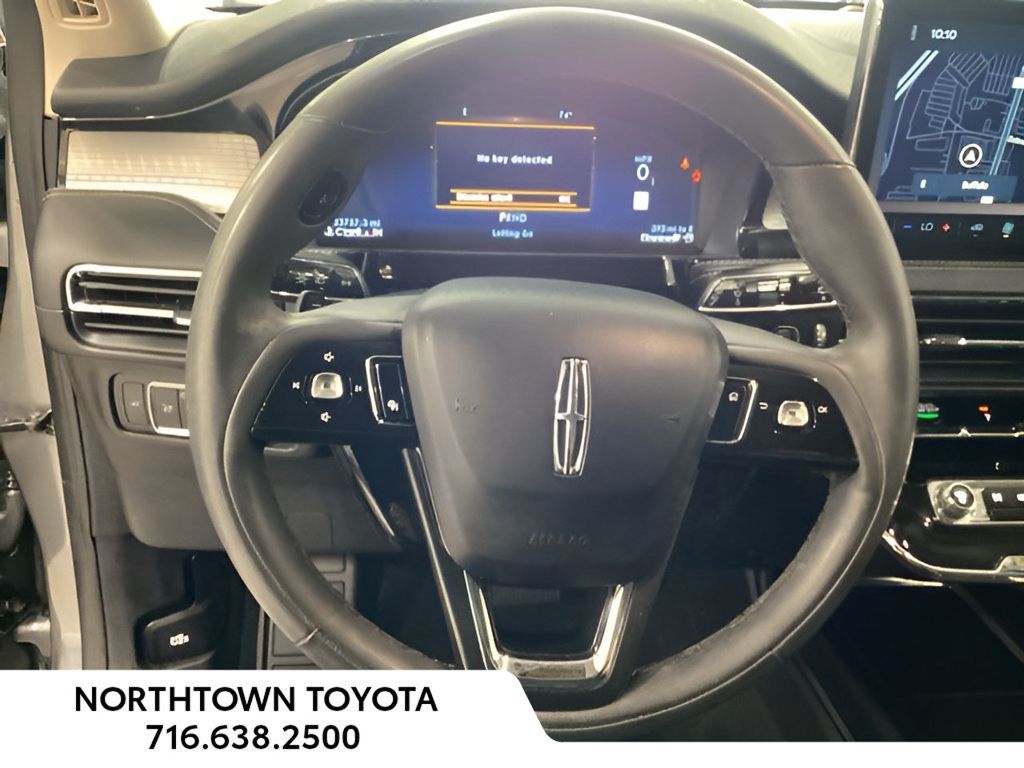 Used 2023 Lincoln Corsair AWD image 6