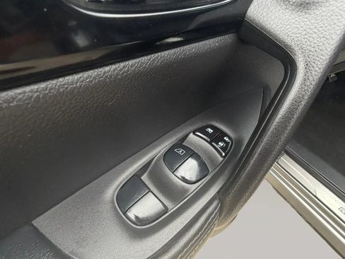 Used 2019 Nissan Rogue Sport SV FWD image 13