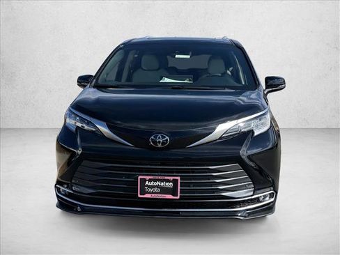 New 2026 Toyota Sienna Limited image 2