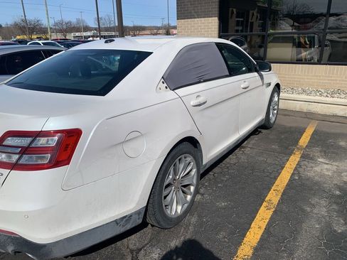 Used 2014 Ford Taurus Limited w/ Equipment Group 301A AWD/4WD image 7