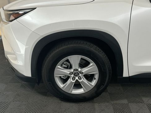 Used 2025 Toyota Grand Highlander FWD image 11