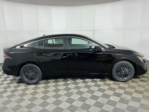New 2026 Nissan Sentra SV w/ SV Convenience Package FWD image 8