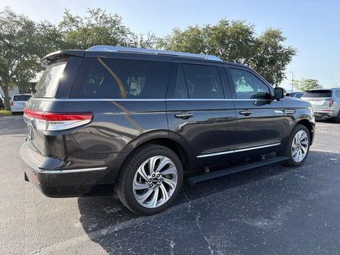 Used 2024 Lincoln Navigator Reserve AWD/4WD image 3