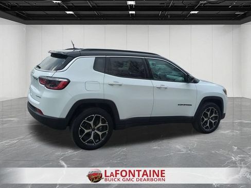Used 2025 Jeep Compass Limited AWD/4WD image 9