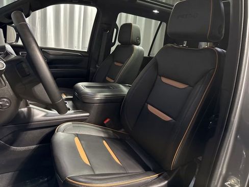 Used 2024 GMC Yukon AT4 AWD/4WD image 9