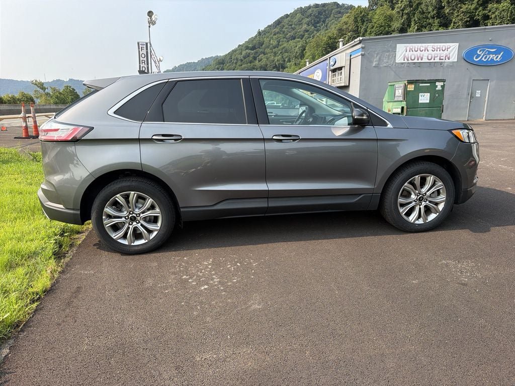 Used 2024 Ford Edge Titanium AWD/4WD image 9