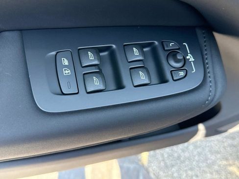 New 2026 Volvo XC60 B5 Plus w/ Climate Package image 19