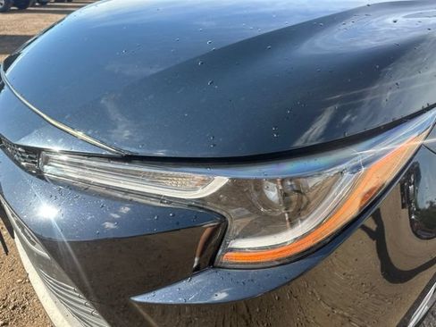 Used 2023 Toyota Corolla LE FWD image 9