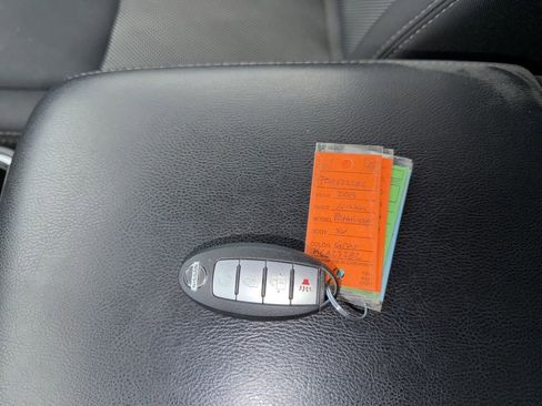 Used 2019 Nissan Pathfinder SV image 7