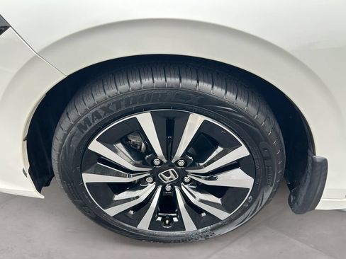 Used 2024 Honda Civic EX-L image 14