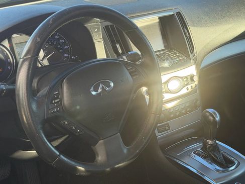 Used 2011 INFINITI G37 Journey w/ Premium Pkg image 10