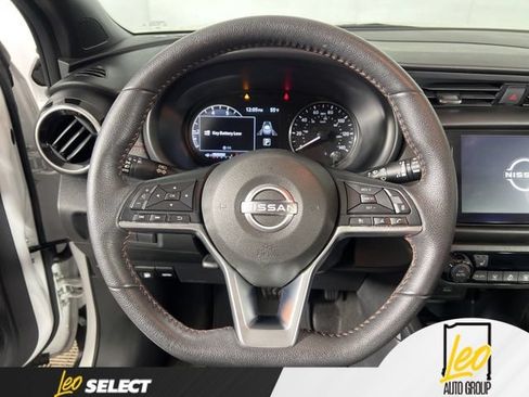 Used 2023 Nissan Kicks SR w/ SR Premium Package FWD image 17