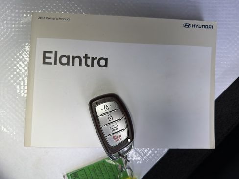 Used 2017 Hyundai Elantra Limited FWD image 30