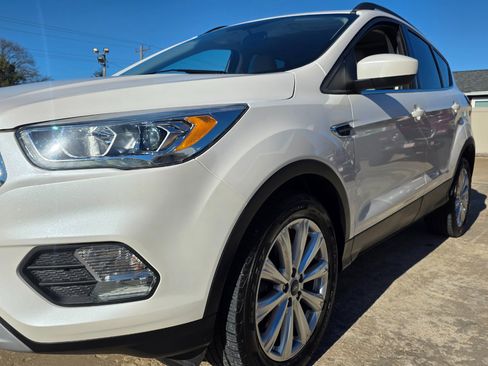 Used 2019 Ford Escape SEL image 28