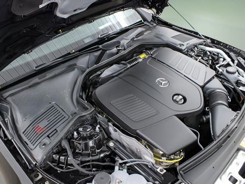 Used 2025 Mercedes-Benz C 300 Sedan image 32