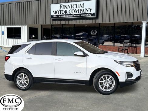 Used 2023 Chevrolet Equinox LT image 1
