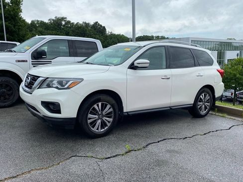 Used 2019 Nissan Pathfinder S AWD/4WD image 4