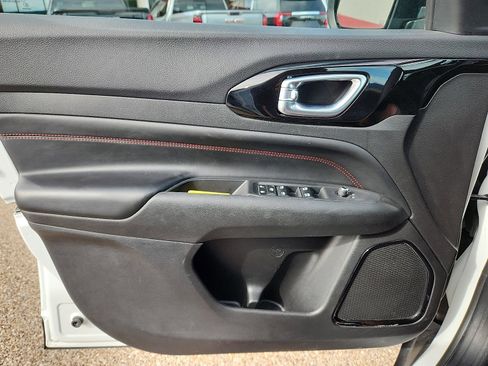 Used 2023 Jeep Compass Trailhawk image 15