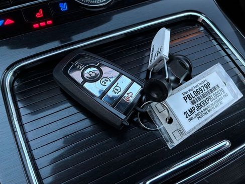 Certified 2023 Lincoln Nautilus Reserve image 30