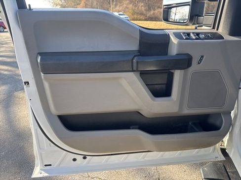 Used 2019 Ford F250 XL w/ Power Equipment Group image 14