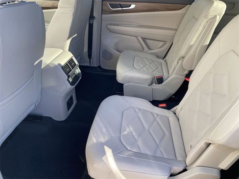 New 2026 Volkswagen Atlas SE image 13